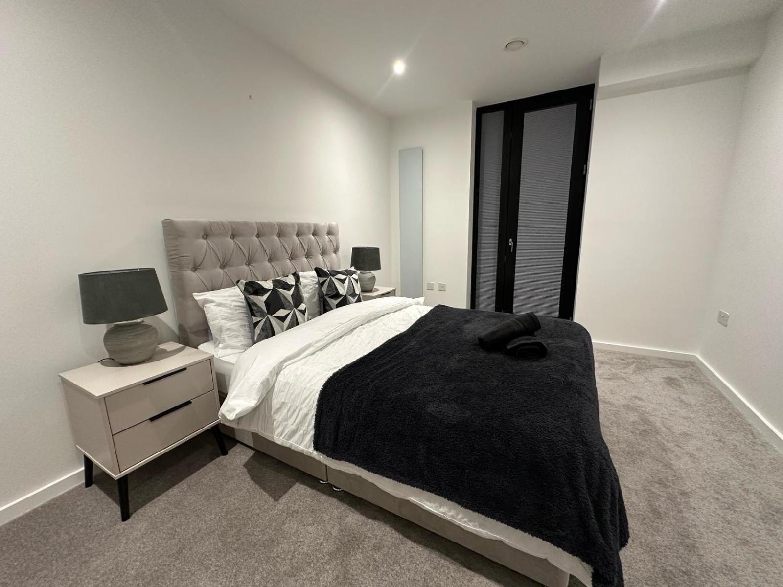 Apartment Luxury 1 Bed Near Victoria *